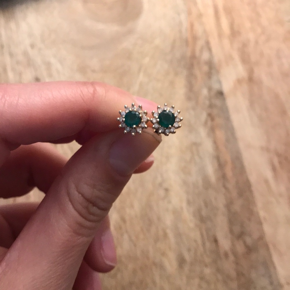 Emerald diamond gold earrings